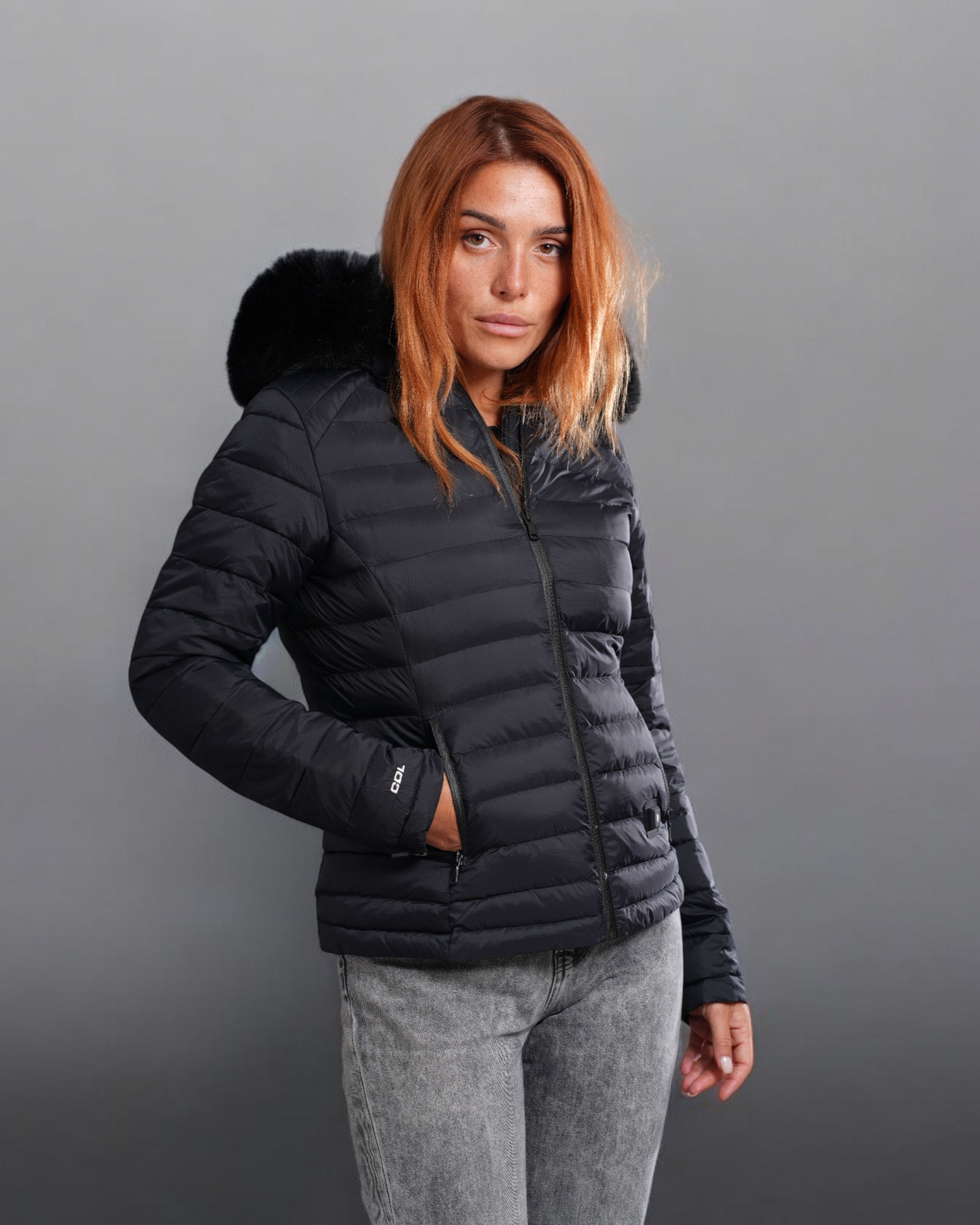 doudoune-chauffante-484rta-1.jpg Doudoune Chauffante Capuche Femme Victoria Noir – Image 1