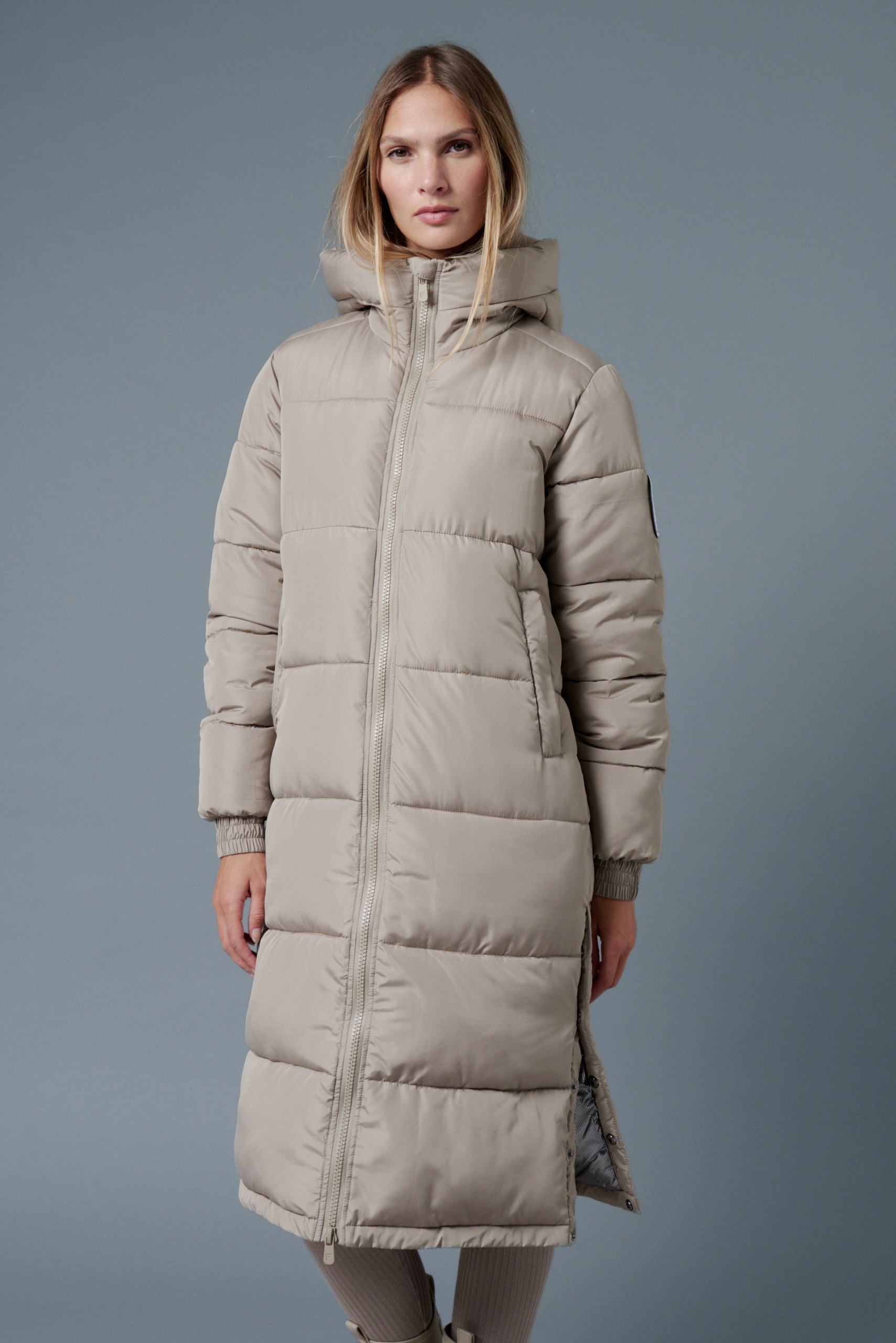 doudoune-femme-longue-427lse-1.jpg Doudoune femme longue sans fourrure chic MONGIE | Forestland – Image 1