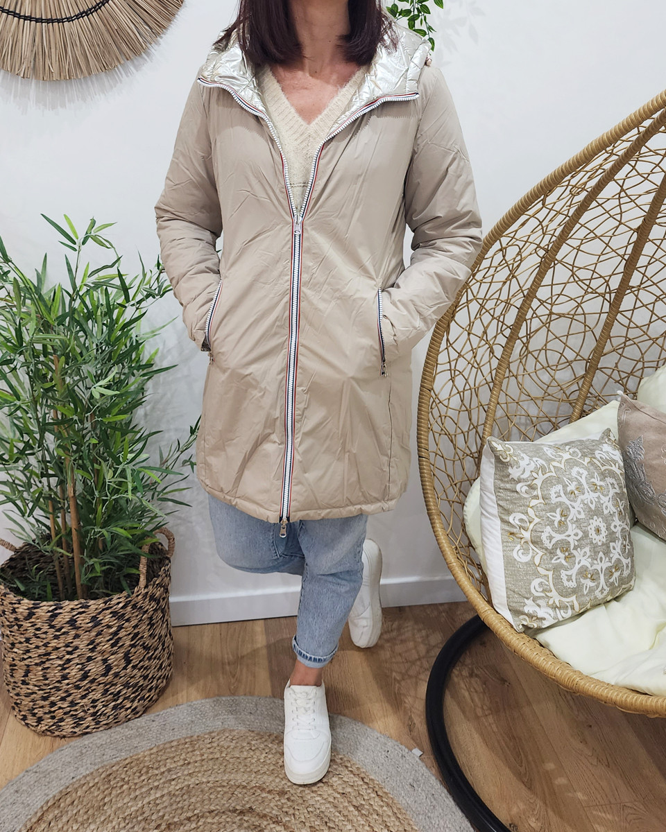 doudoune-femme-longue-482qoc-1.jpg Parka doudoune femme longue épaisse réversible beige et dorée – Image 1