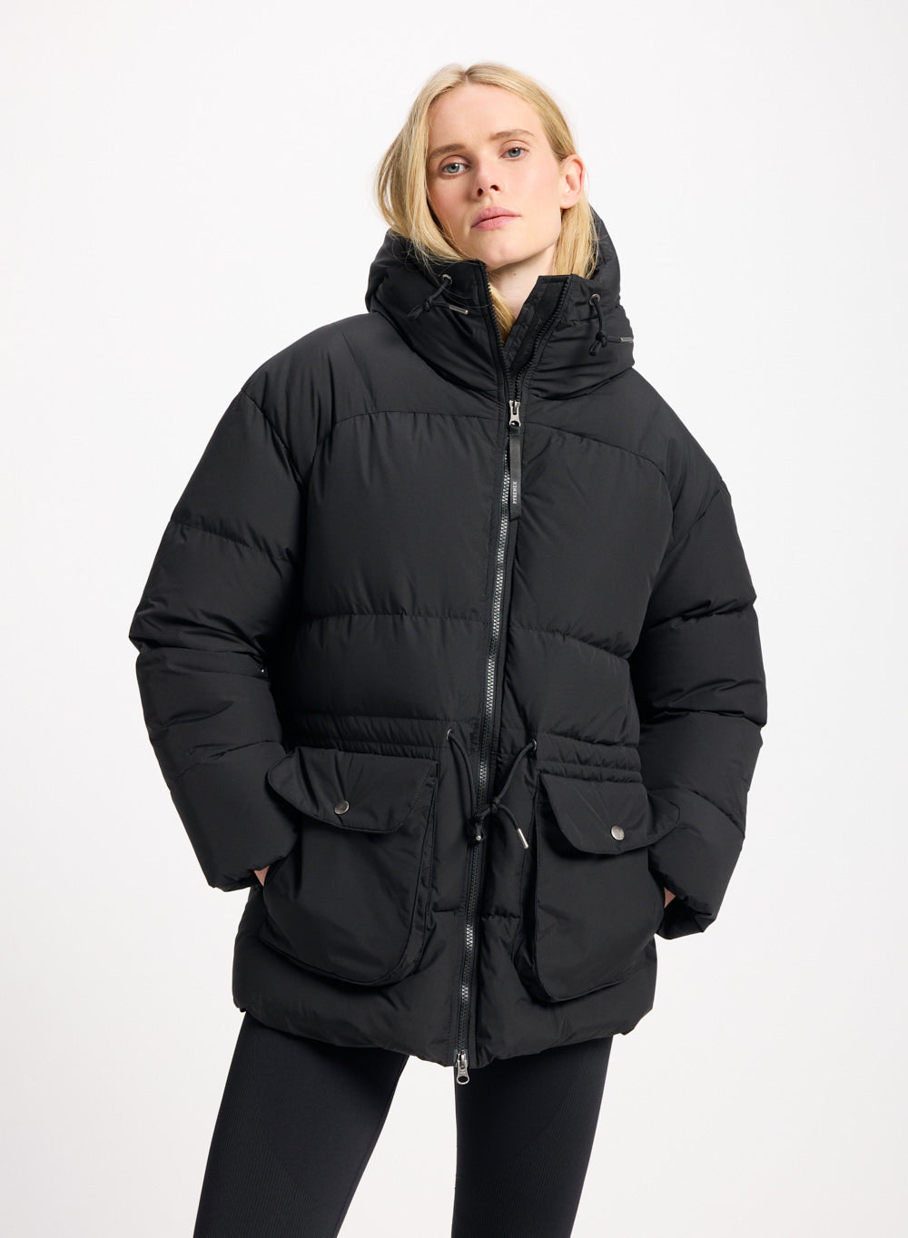 doudoune-pour-femme-873xtc-1.jpg Doudoune hiver à capuche pour femme Pyrenex Aule noire 34 – Image 1