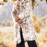 Manteau mi long blanc à manches longues en fausse fourrure imprimé léopard pour homme