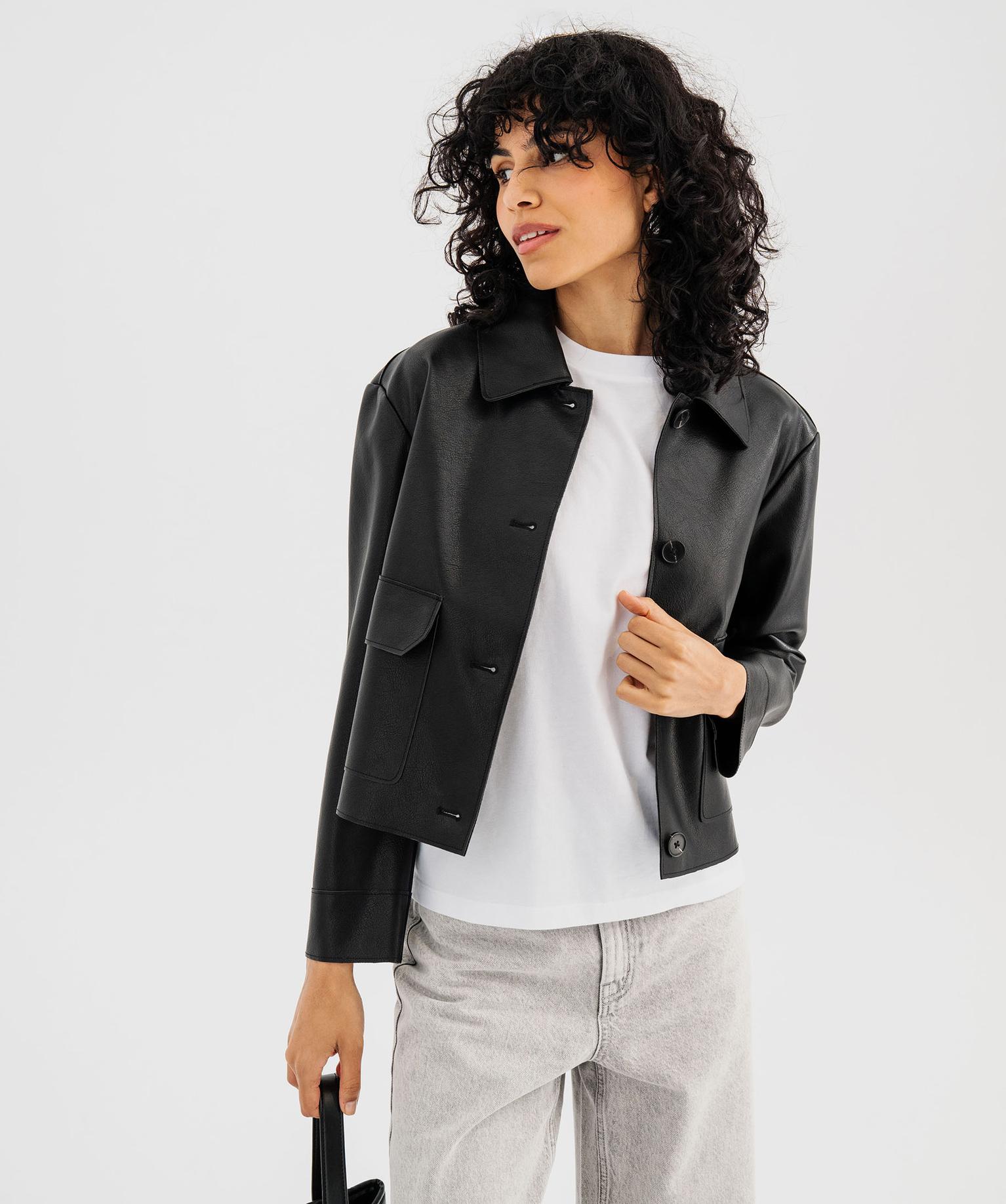 veste-en-cuir-femme-967gez-1.jpg Veste courte en cuir imitation avec poches à rabat femme noir | GEMO – Image 1