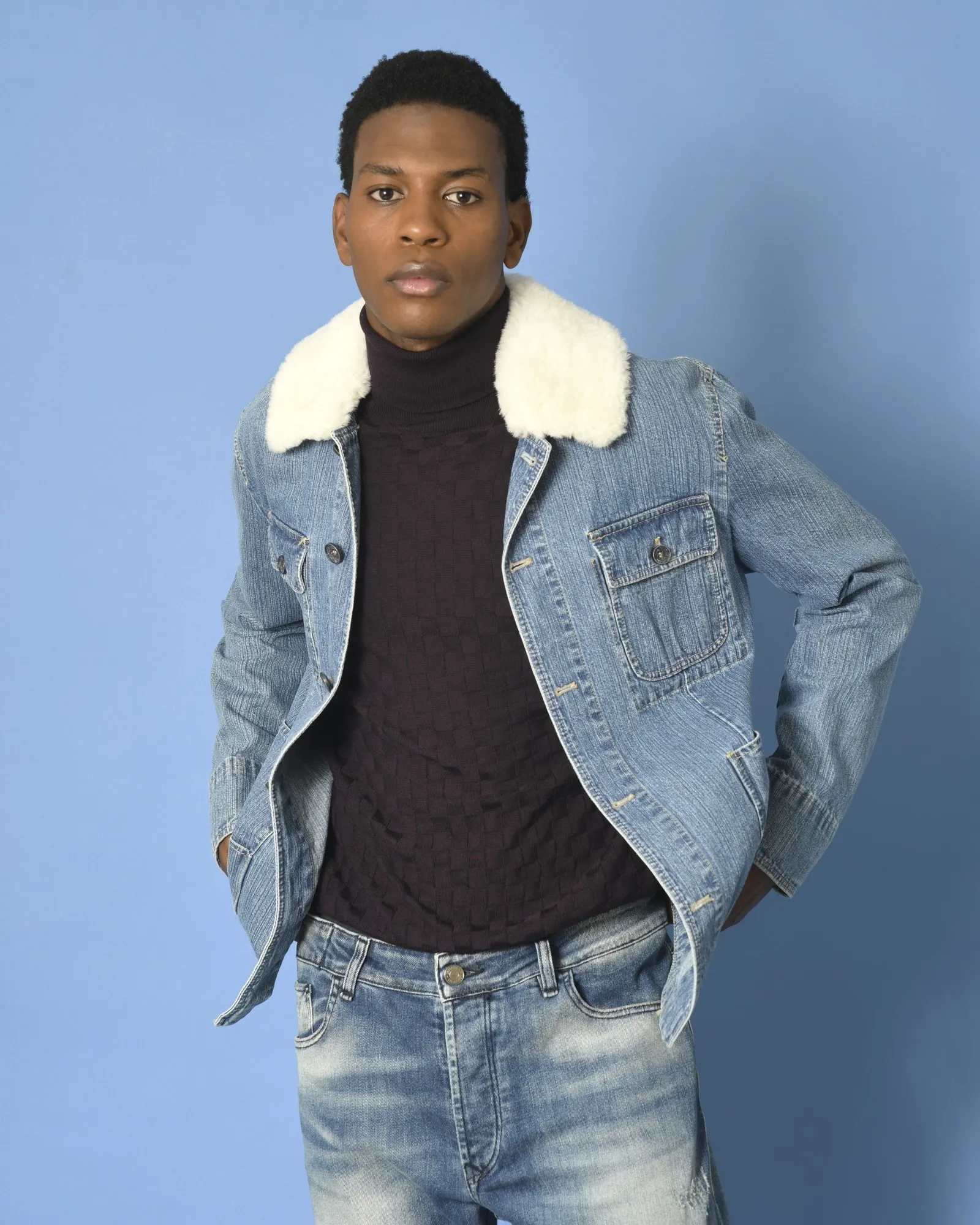 veste-en-jean-185arg.webp Veste en jean à col fourrure amovible Ly Adams – Image 1