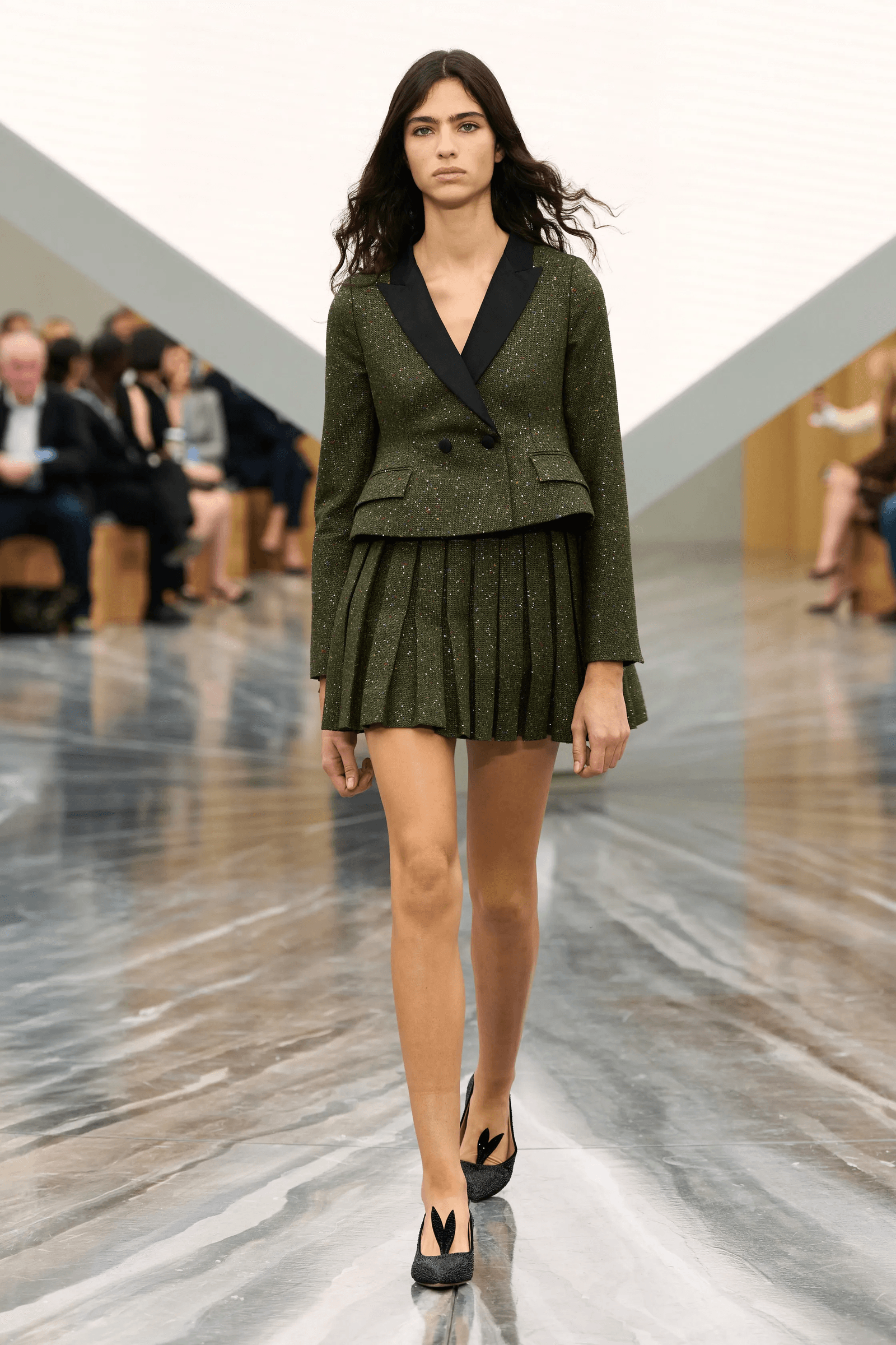 veste-femme-printemps-346dbp.png Les 8 tendances veste printemps été 2026 | Vogue France – Image 1