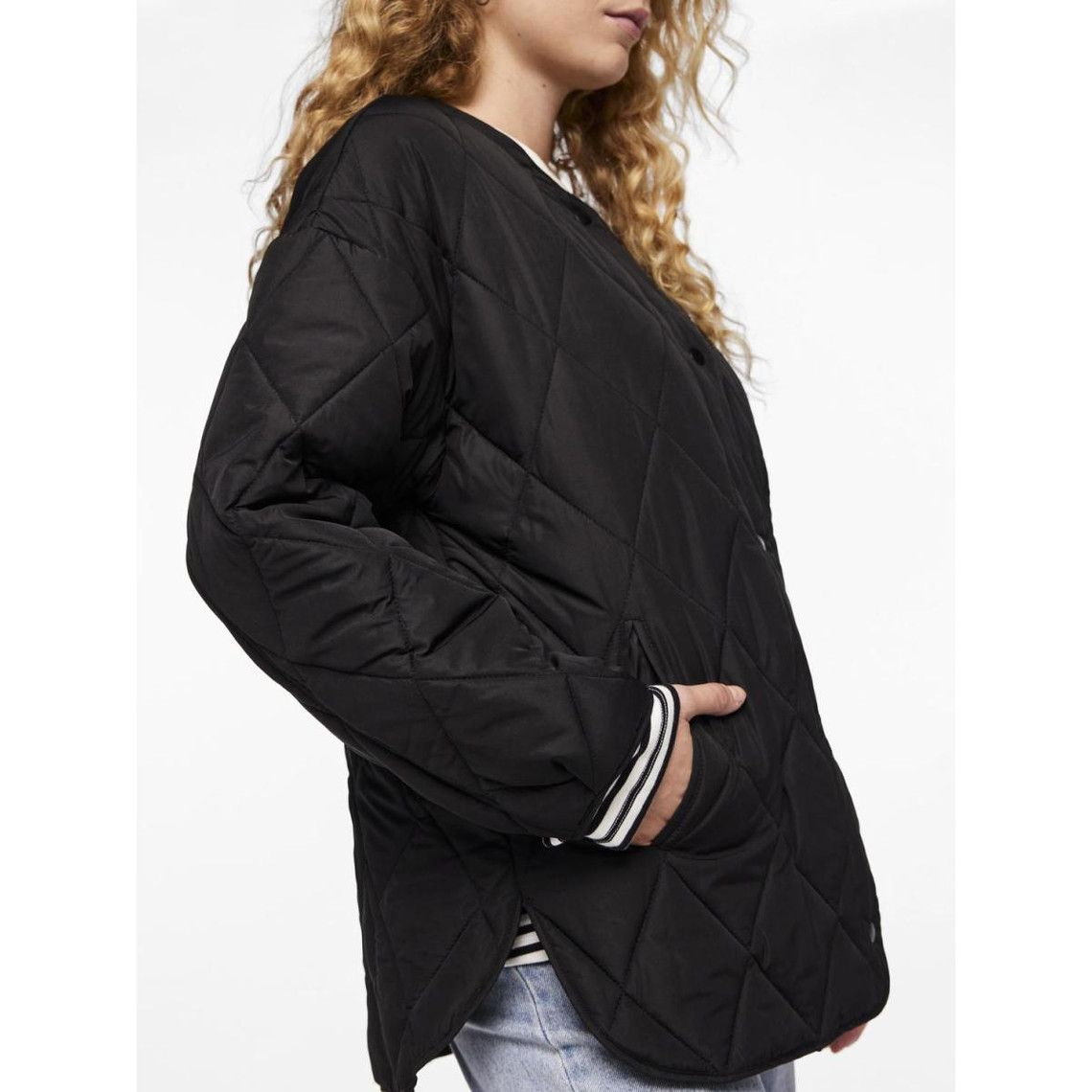 veste-matelassee-femme-265aai-1.jpg Veste matelassée noir – Image 1