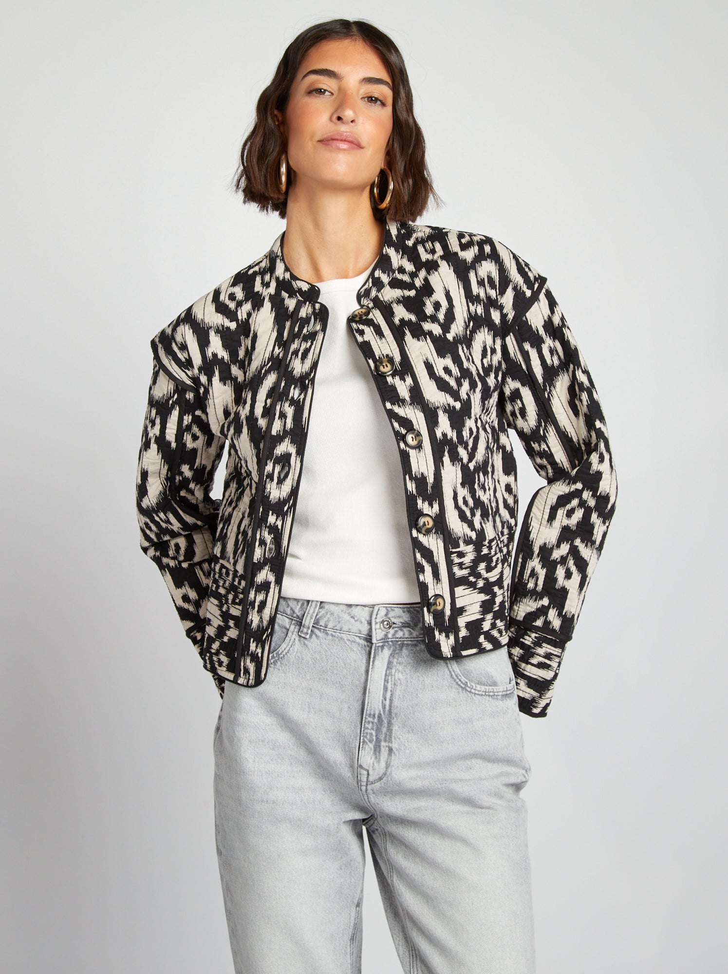 veste-matelassee-femme-818byk-1.jpg Veste matelassée imprimée Noir – Image 1