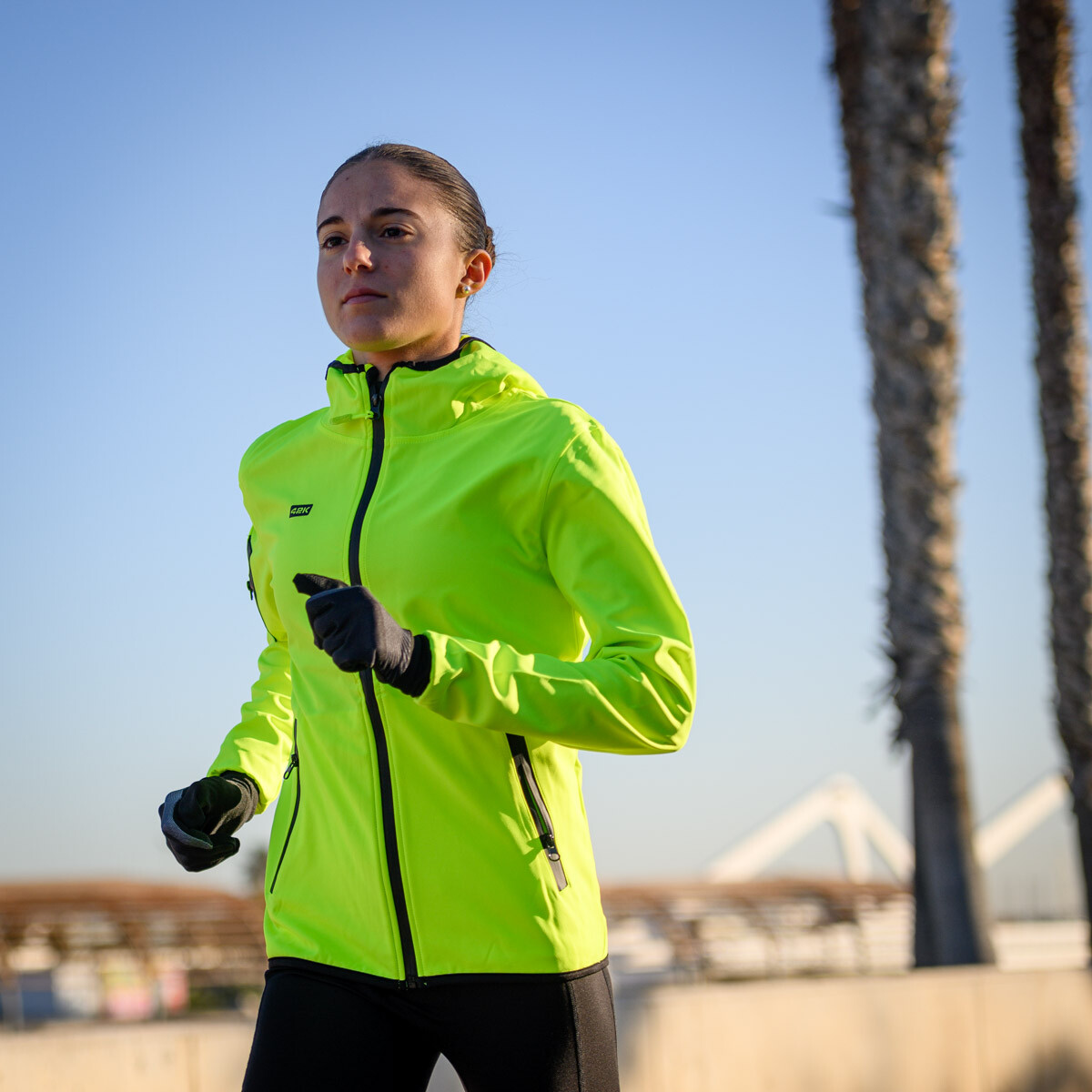 veste-running-750opw-1.jpg Veste technique d'entraînement unisexe SOFTSHELL Jaune – Image 1
