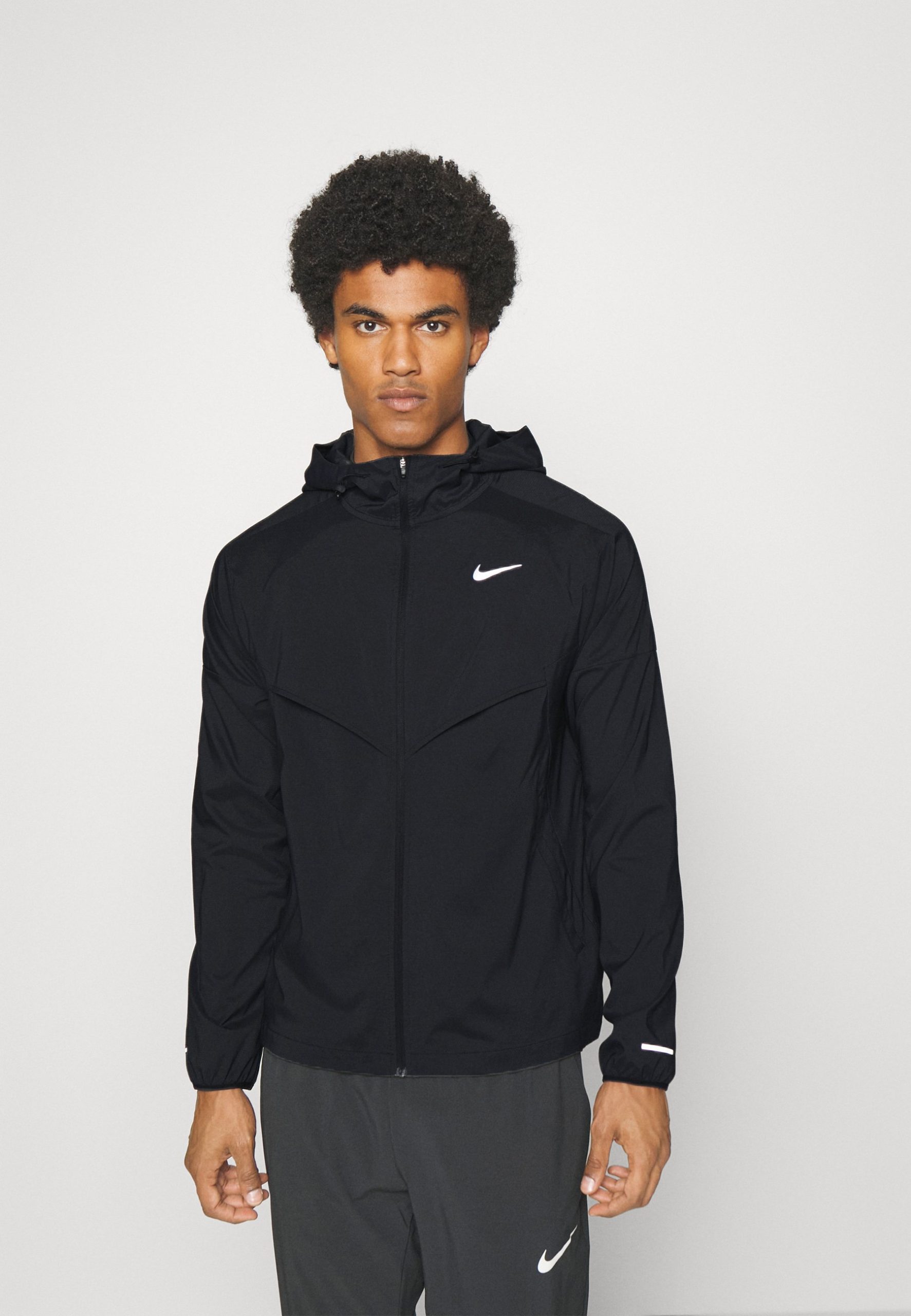 veste-running-767ngq-1.jpg Nike Performance Veste de running blackreflective silver/noir ZALANDO.FR – Image 1