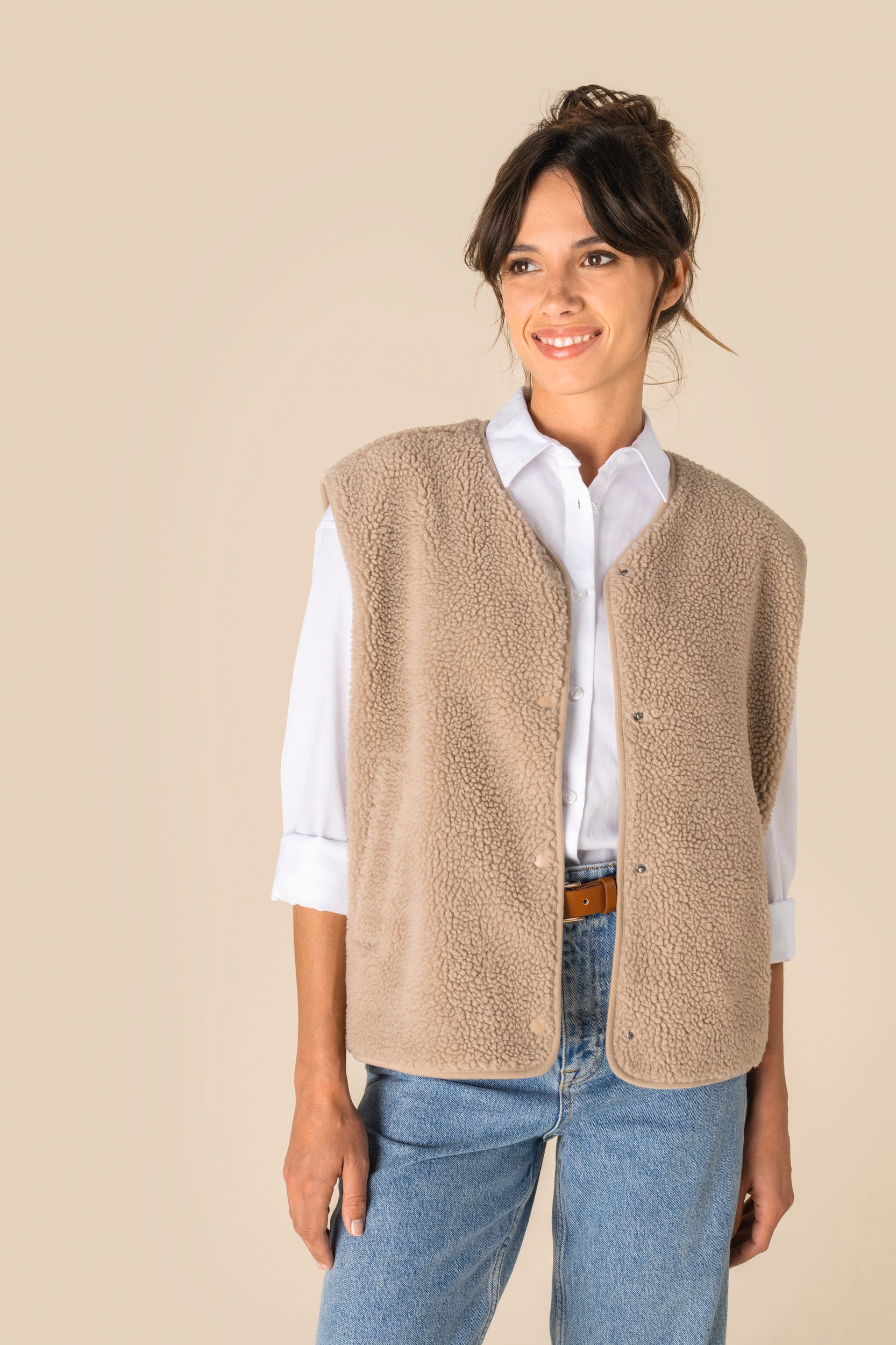 veste-sans-manche-667xkm-1.jpg Veste sans manches en sherpa femme Spasso – Image 1