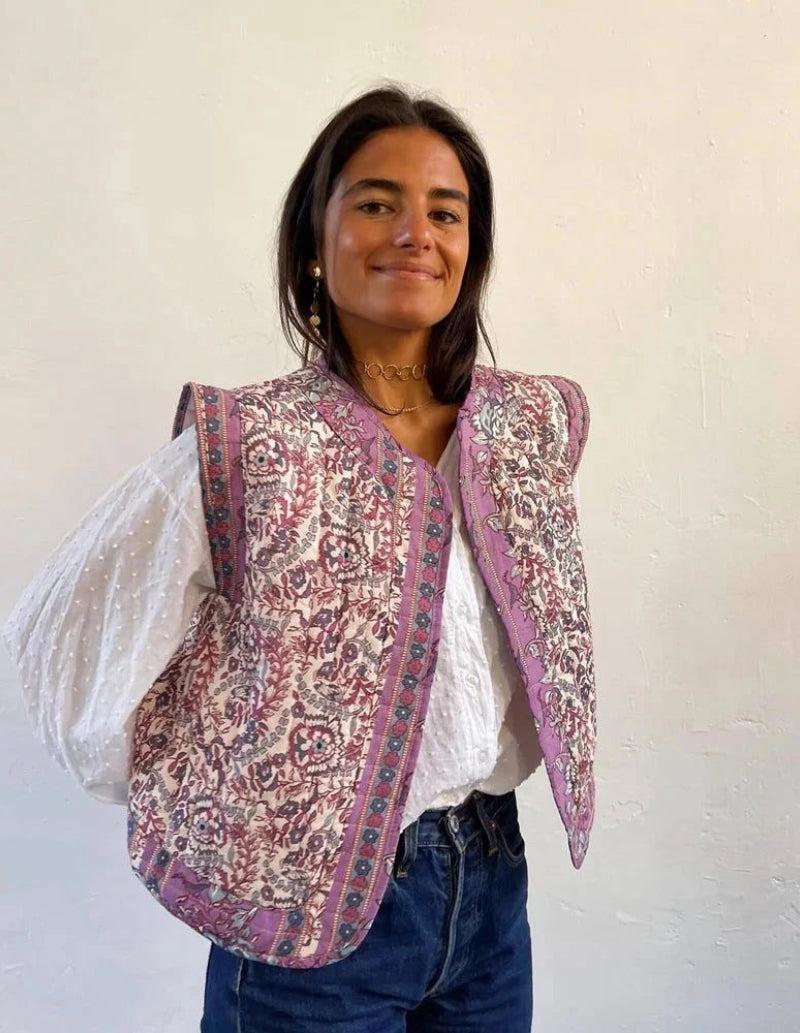 veste-sans-manche-974hie-1.jpg Gilet matelassé sans manche Fleurie – Image 1