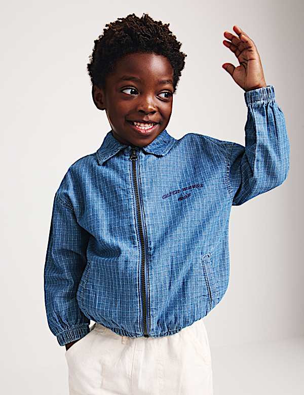 vestes-en-jean-642lzk-1.jpg Veste en jean indéchirable 100 % coton (du 2 au 8 ans) | MED BLUE DENIM | Vestes | M&S FR – Image 1